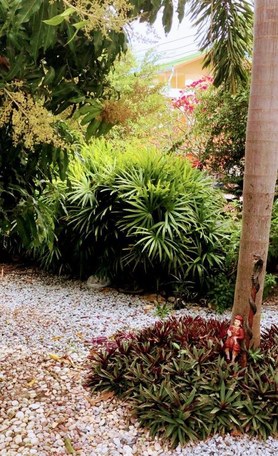 Daisy'S 2 Bedroom Family Home For Up To 5 Guests With Garden & Bbq Koh Samet Exterior foto